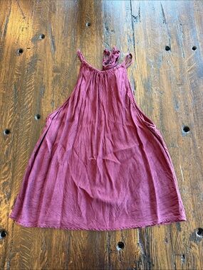 Sleeveless High Neck Tank Top in Dusty Rose/red